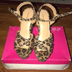 Xhilaration Silverleaf size 7.5